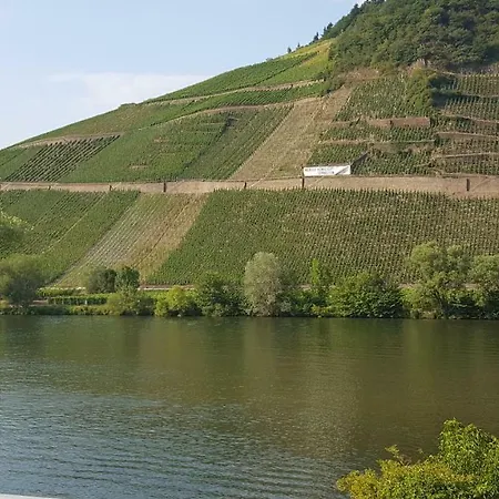 Zur Koenigslay Semesterbostad *